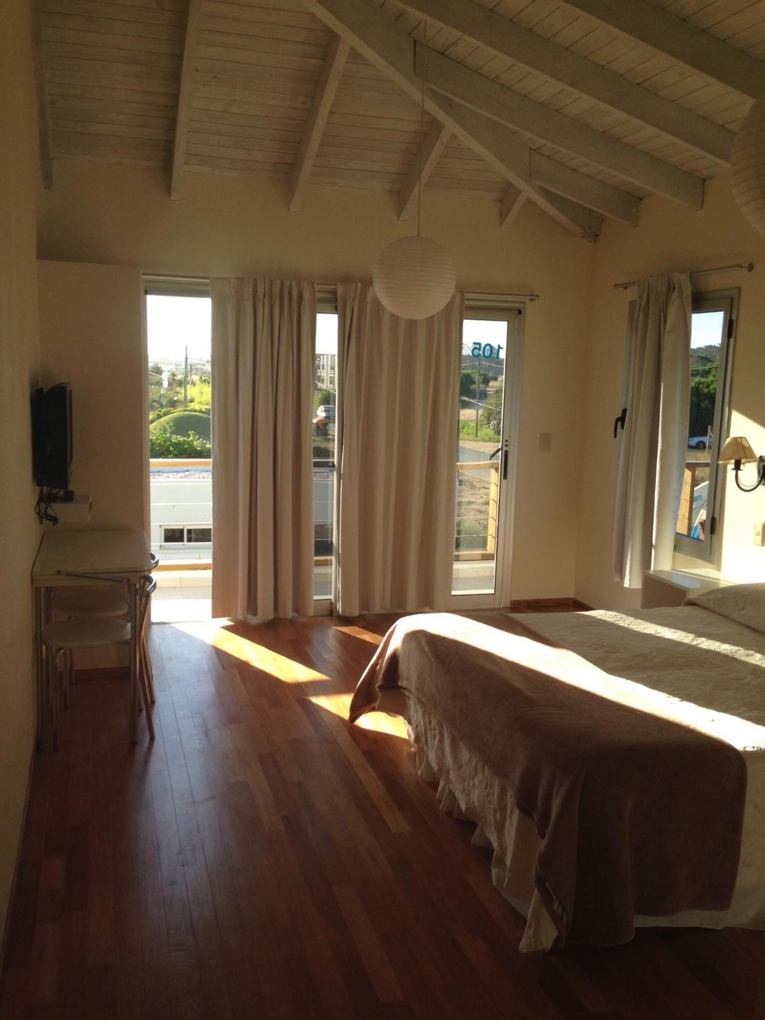 Las Eduardas La Paloma Room photo